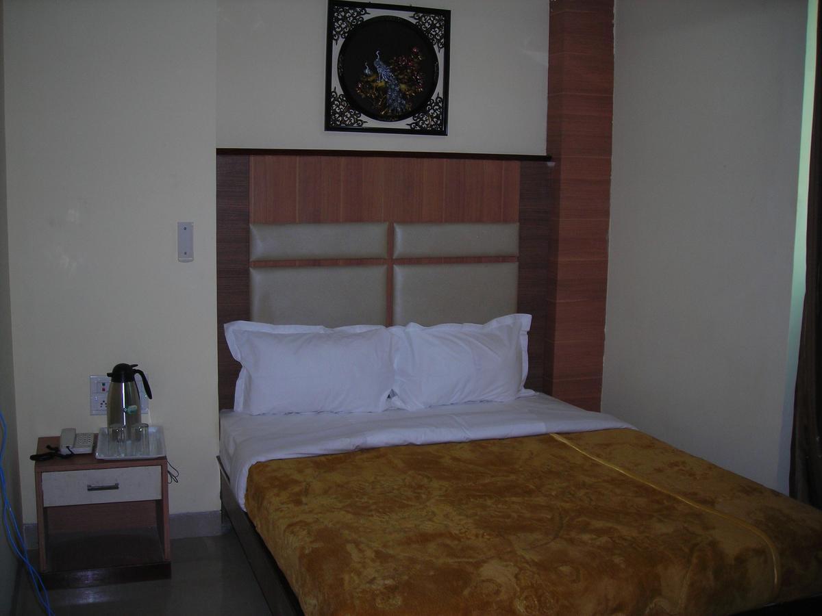 Hotel Dolphin Rāipur Dış mekan fotoğraf
